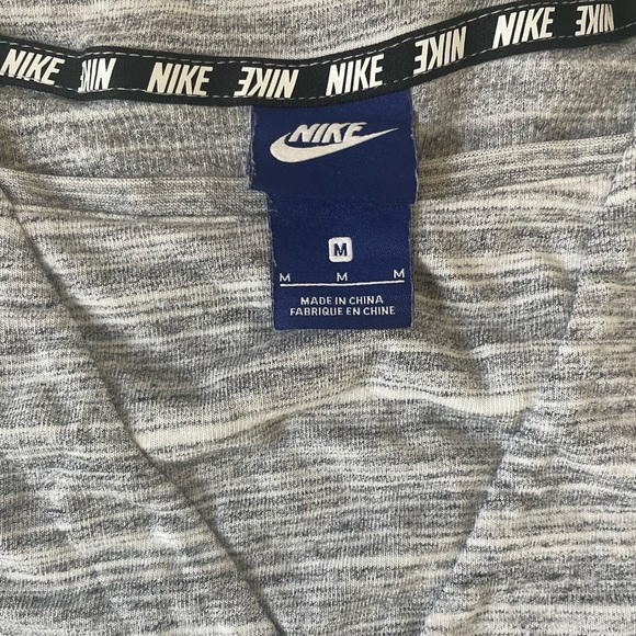 Nike short sleeve heathered gray tee medium - Picture 4 of 4
